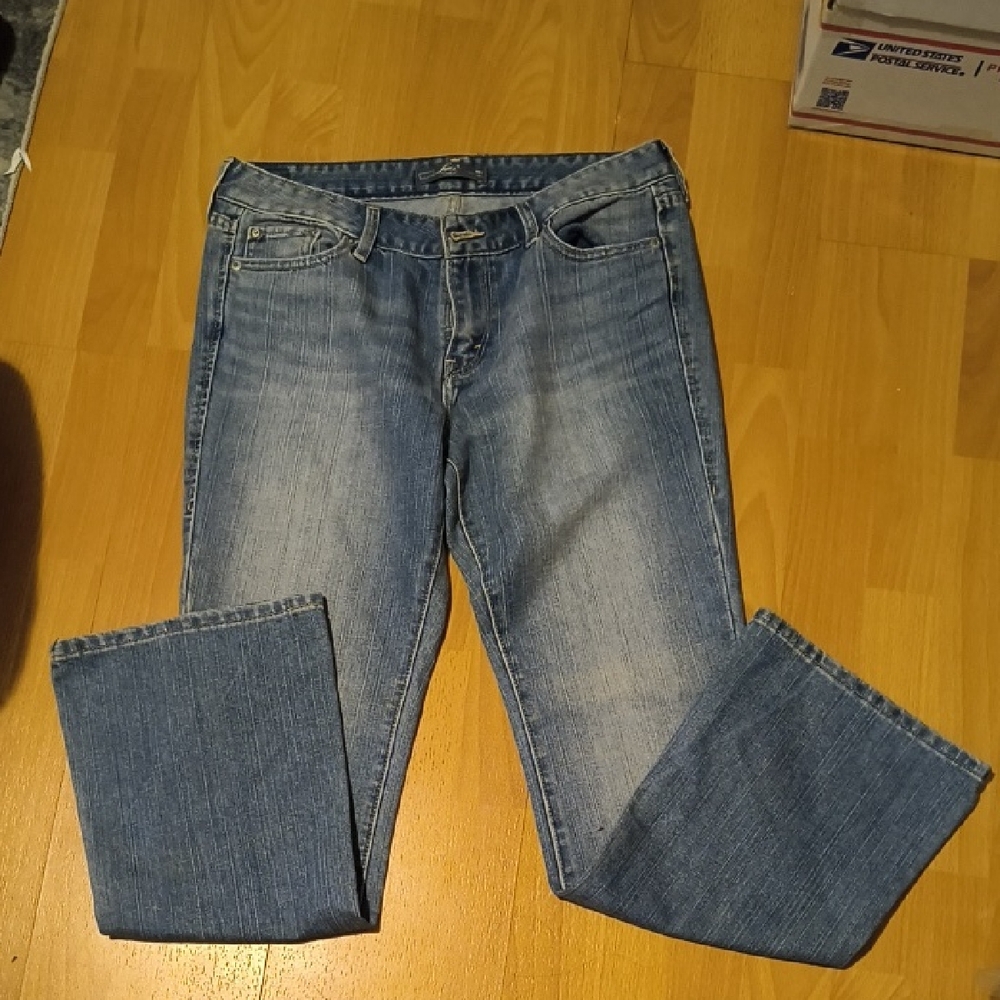 NWT Levi's | Women's Boot Cut Jeans in Classic Blue